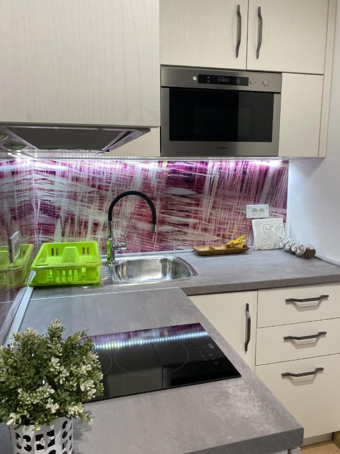 Studio Apartments With Terrace Near Sea - Angela'S Apartments 자다르 외부 사진