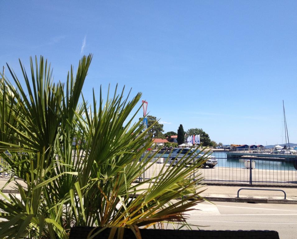 Studio Apartments With Terrace Near Sea - Angela'S Apartments 자다르 외부 사진